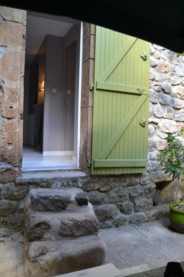 Maison Sous Le Pont Bed & Breakfast Meyras Dış mekan fotoğraf