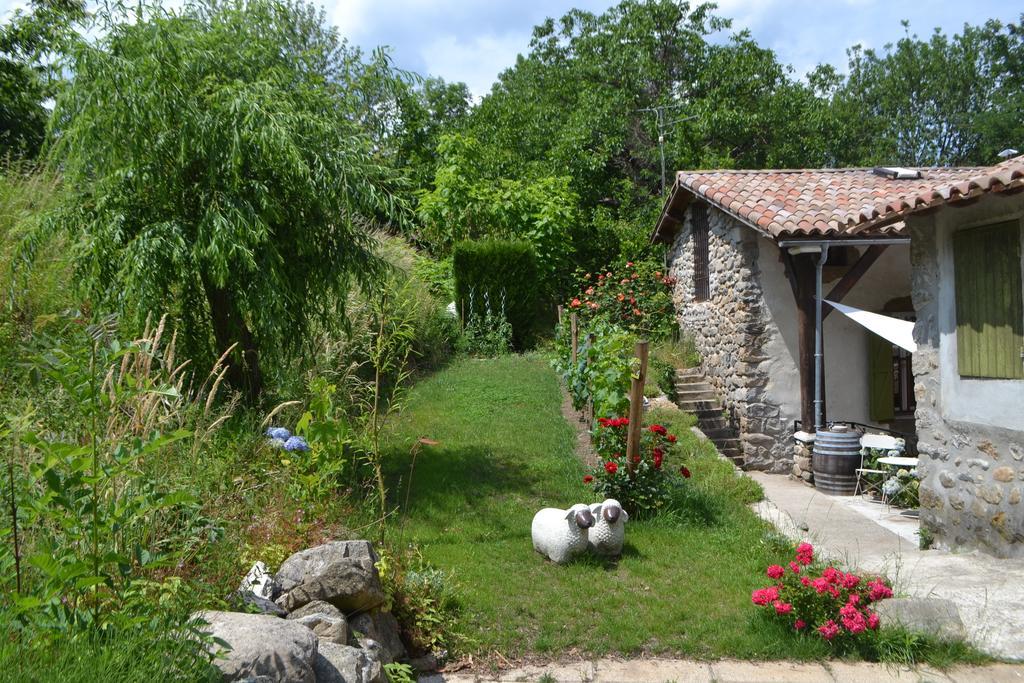 Maison Sous Le Pont Bed & Breakfast Meyras Dış mekan fotoğraf