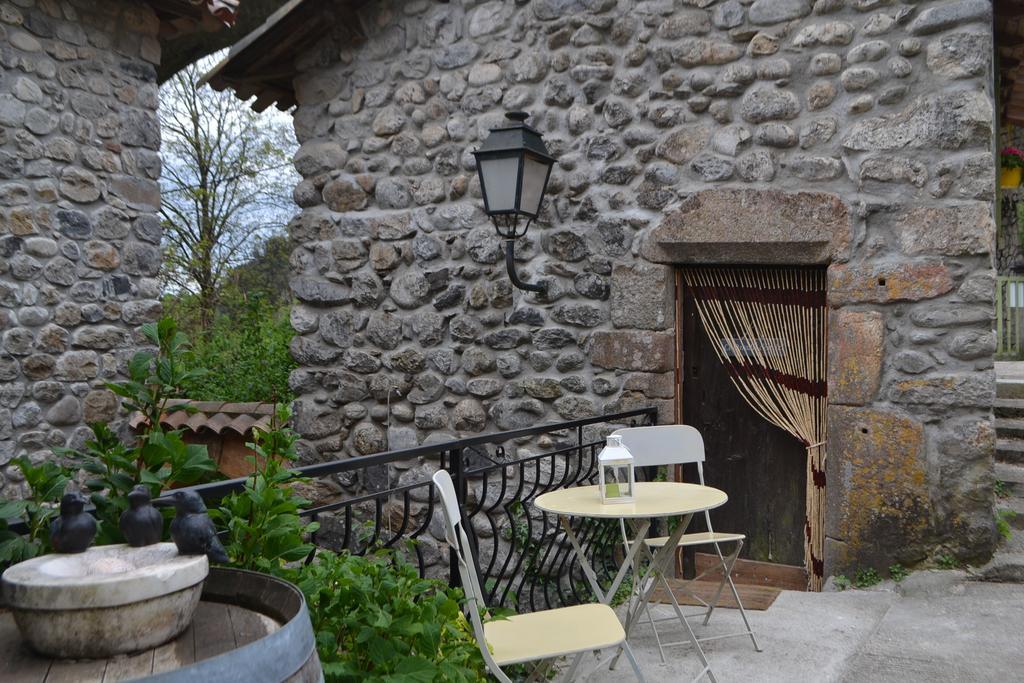 Maison Sous Le Pont Bed & Breakfast Meyras Dış mekan fotoğraf